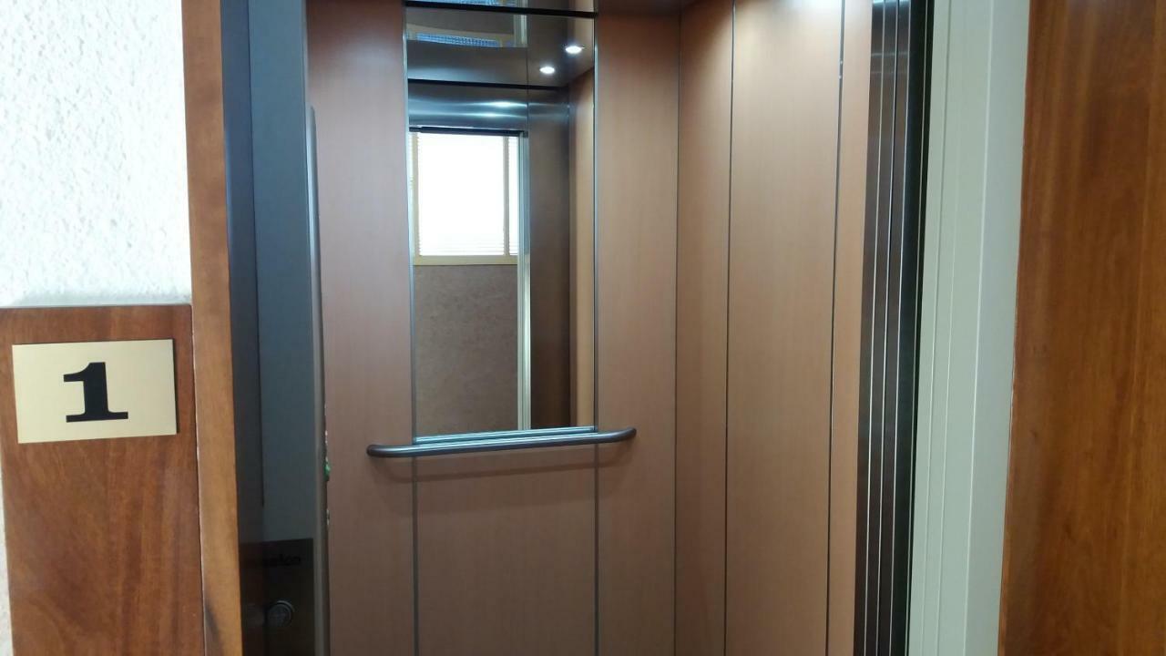 Centro San Viator Hostel Valladolid Buitenkant foto