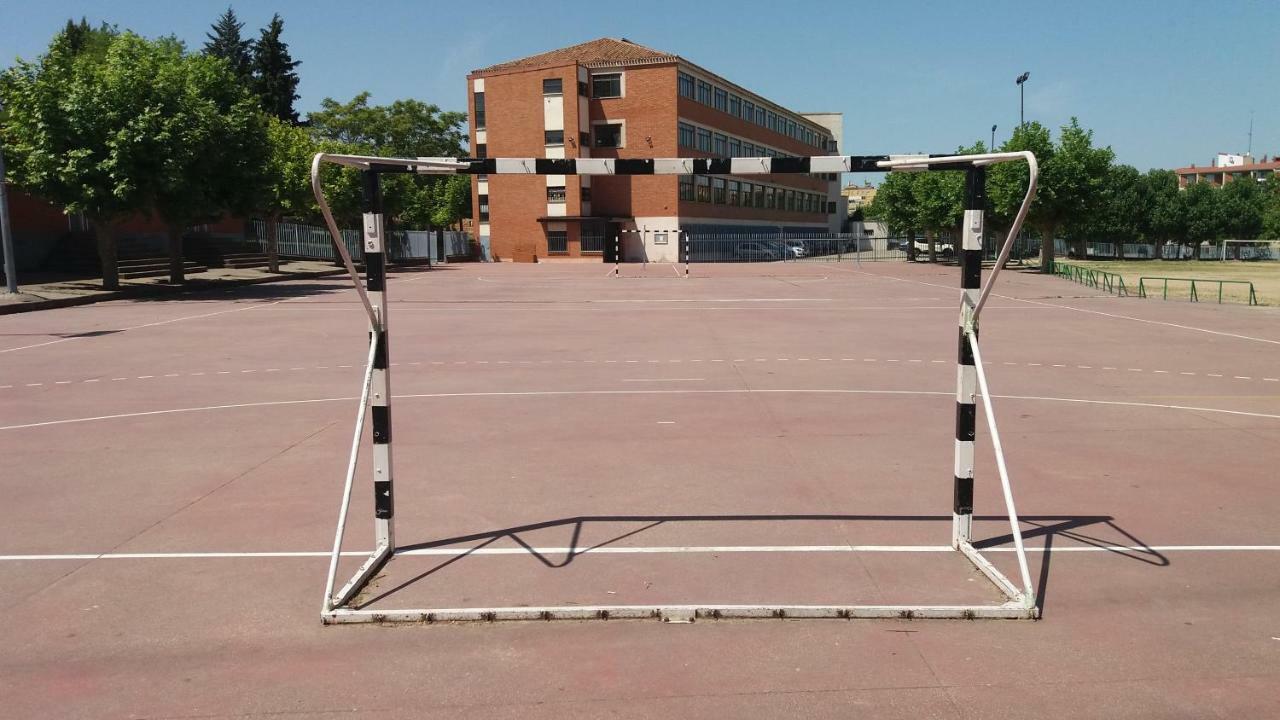 Centro San Viator Hostel Valladolid Buitenkant foto